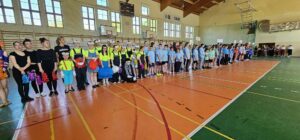 Prezentacja drużyn biorących udział w zawodach